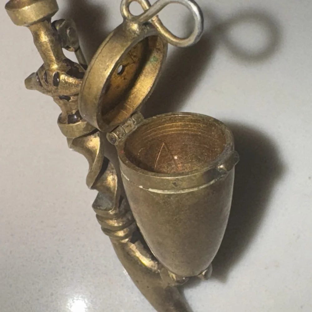 VINTAGE VICTORIAN PIPE SHAPED VINAIGRETTE PIN - Picture 6 of 6
